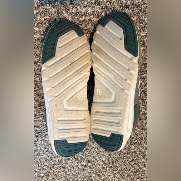 New Balance 009v1 Green Sneakers - Picture 4 of 4